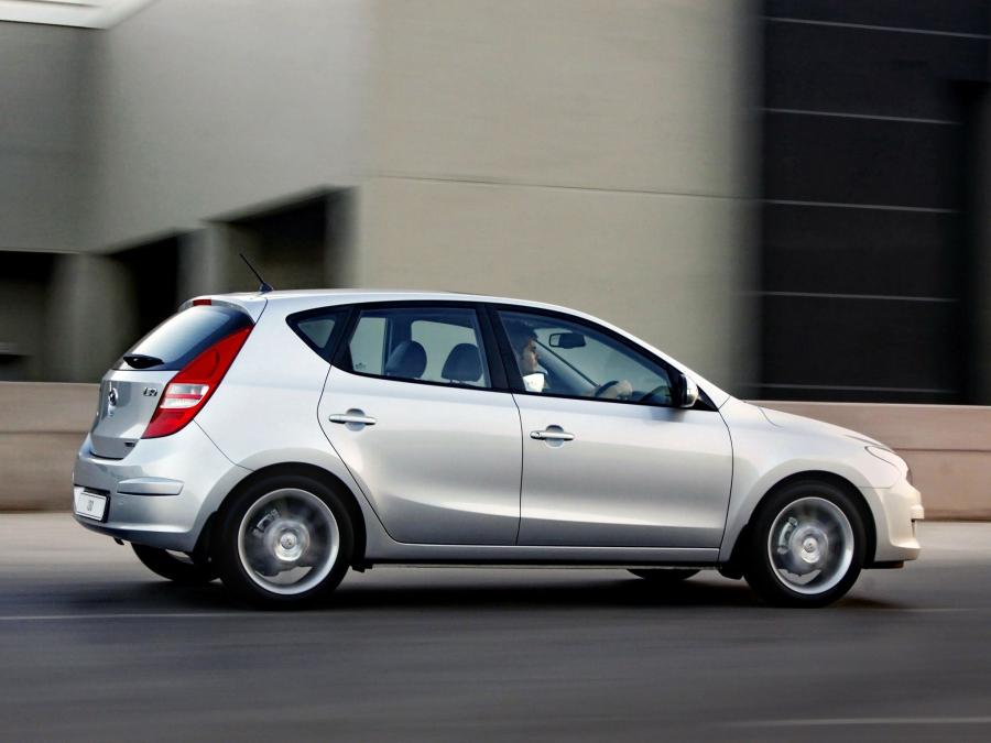  Hyundai i30 2010 года  (ZA) (фото 10 из 16)